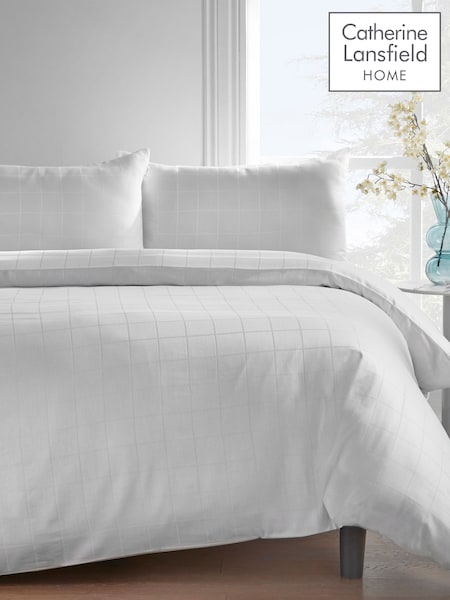 Catherine Lansfield White Woven Check 300 Thread Count Fitted Sheet (N25943) | €20 - €33