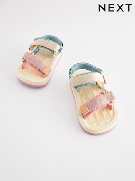 Mezcla de tonos pastel neutros - Trekker Sandals (N35264) | 21 € - 25 €