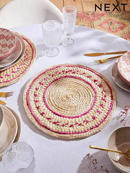 Set of 2 Pink Woven Seagrass Placemats (N36809) | €12
