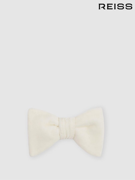 Reiss Ivory Hike Velvet Bow Tie (N40572) | €99