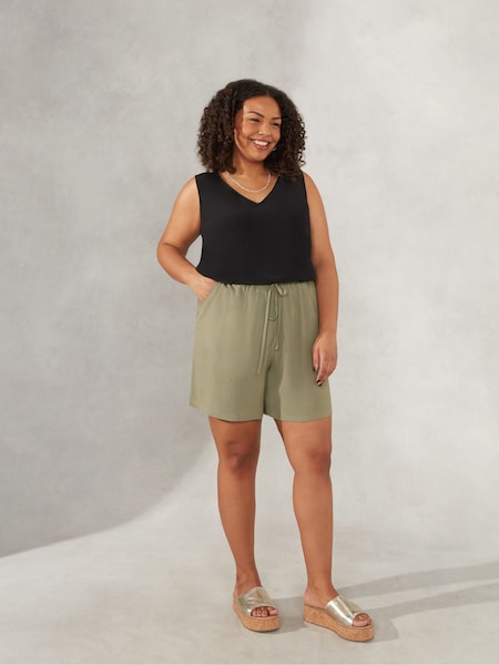 Live Unlimited Curve - Khaki Green Shorts (N40670) | €27