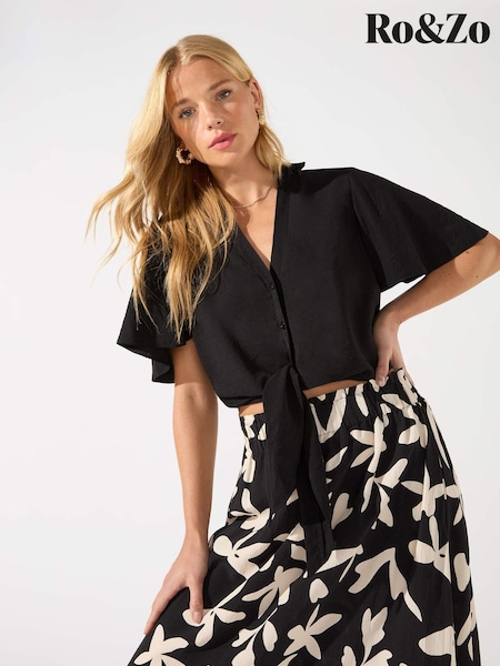 Ro&Zo Flutter Sleeve Black Tie Hem Shirt (N44116) | €34
