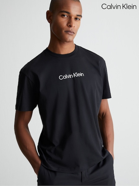 Musta - Calvin Klein Kapea istuvuus 100% Cotton Logo Comfort T-paita (N44144) | €55