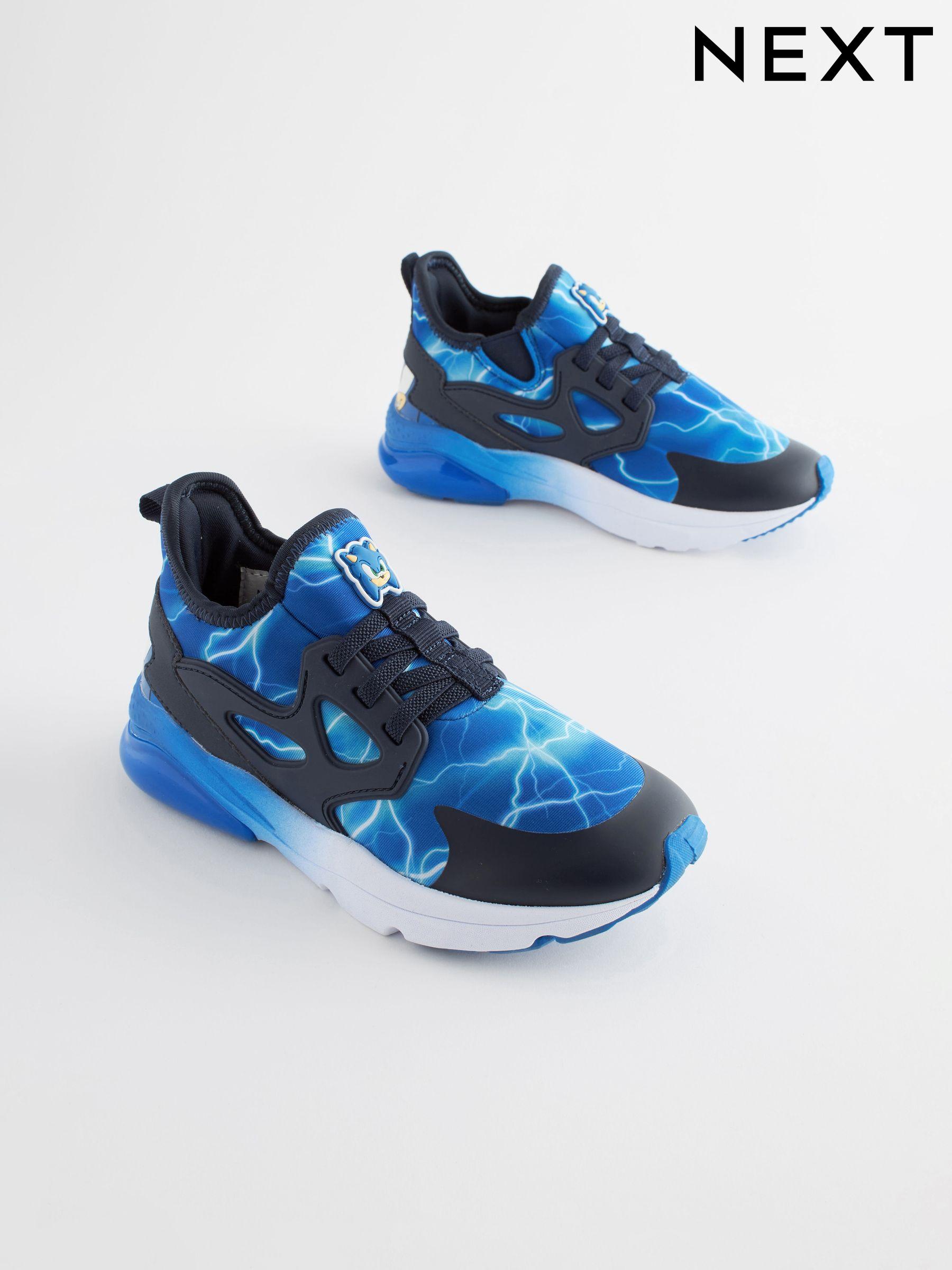 Younger boys trainers top
