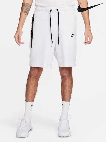 Birch Heather White - Nike Tech Fleece Shorts (N48314) | 92 €