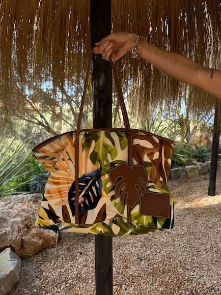 Never Fully Dressed Black Palm Printed Beach Bag (N54169) | €27