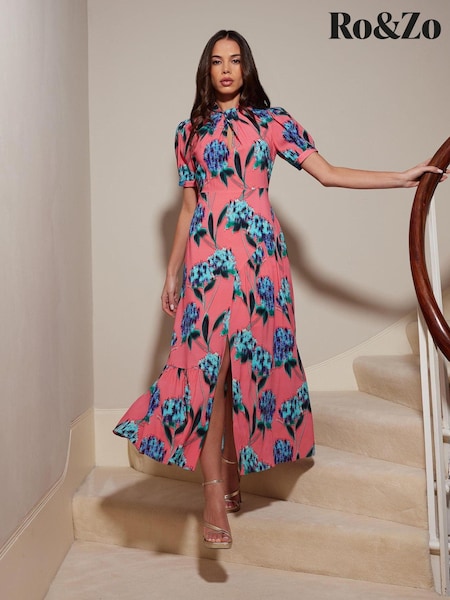 Ro&Zo Pink Petite Scarlett Floral Print Twist Neck Maxi Dress (N54578) | €113
