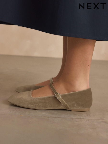 Green Velvet Standard/Wide Fit Forever Comfort® Square Toe Mary Jane Shoes (N55156) | EGP1,920