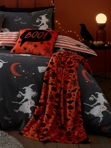 Bedlam Red Teddy Boo Plush Fleece Throw (N63789) | €23