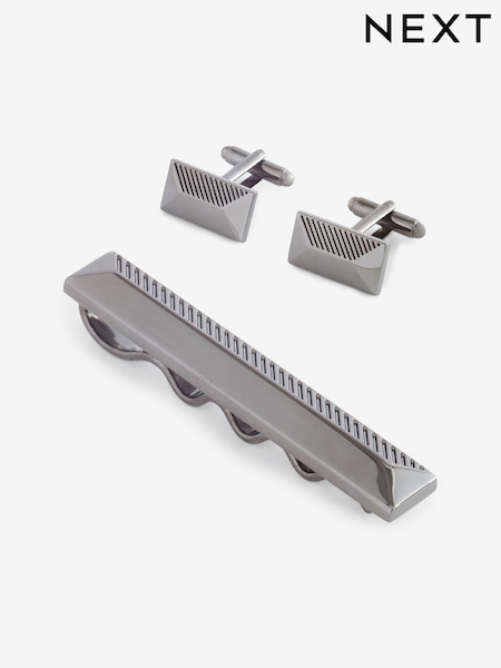 Gun Metal Pyramid Textured Cufflink And Tie Clip Set (N65355) | 120 zł