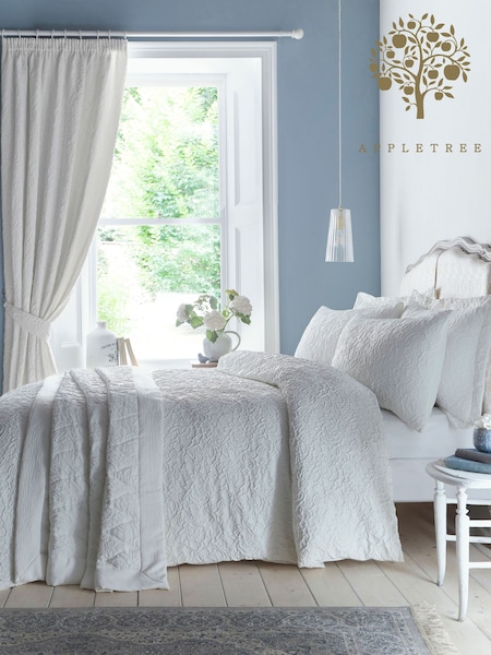 Appletree White Collier Luxury Jacquard Duvet Cover Set (N70853) | €66 - €92