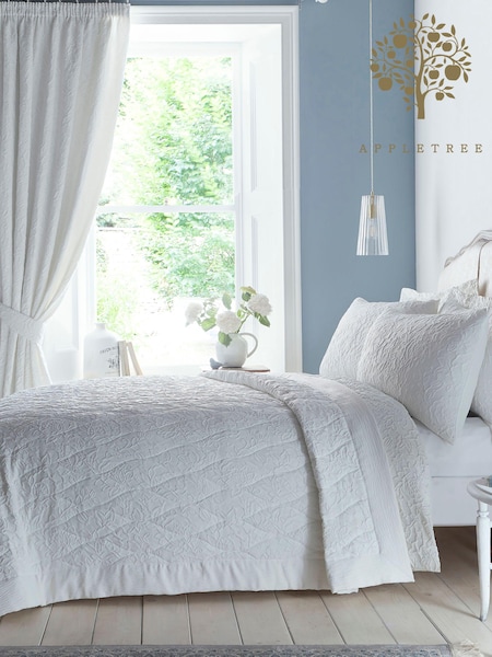 Appletree Collier Luxury Jacquard Bedspread (N70940) | €126