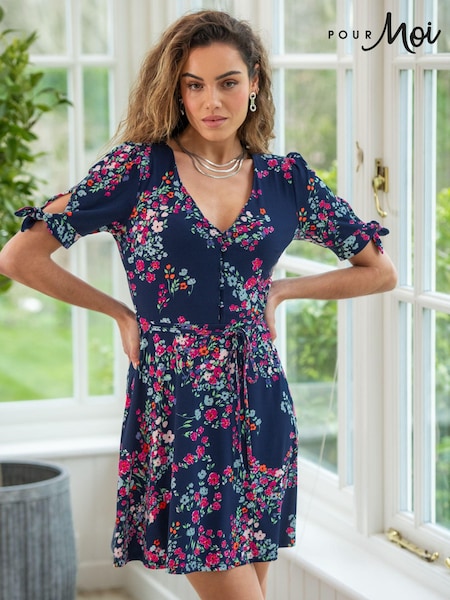 Laivasto Sininen Kukallinen  - Pour Moi Bella Fuller Bust Slinky Stretch Tie Sleeve Mini Dress (N72170) | €71