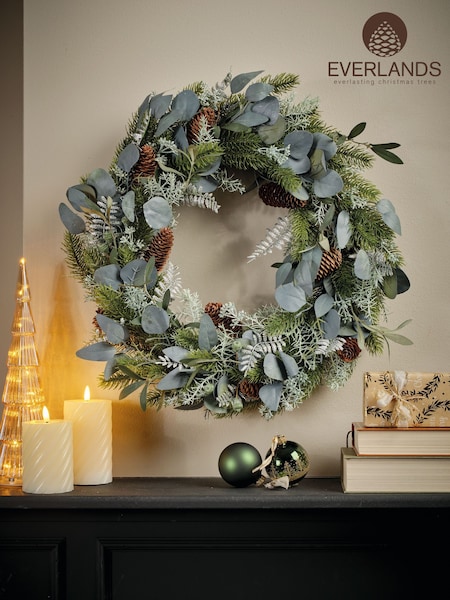 Everlands Silver Indoor Christmas Wreath With Leaves and Pinecones (N74477) | €38