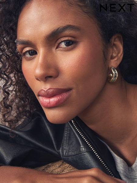 Gold Tone Wave Baguette Stone Earrings (N74822) | €9