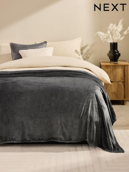 Charcoal Grey Plush Fleece Throw (N76005) | €13 - €38