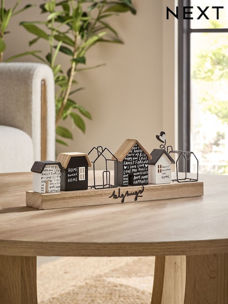 Big Hugs Slogan House Scene Ornament (N77535) | R$ 120
