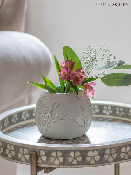 Laura Ashley White Pussywillow Antique White Stoneware Vase (N79678) | €31 - €40