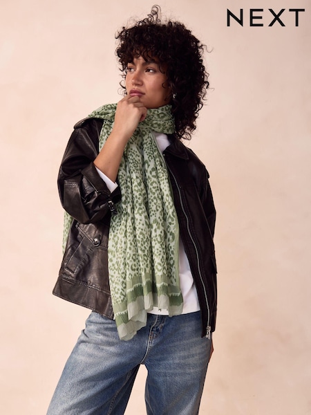 Sage Green Leopard Lightweight Scarf (N97579) | €20