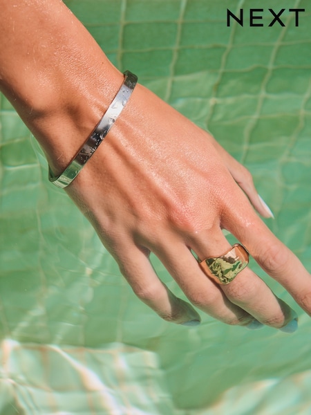 Silver Tone Stainless Steel Bangle (N97689) | €23