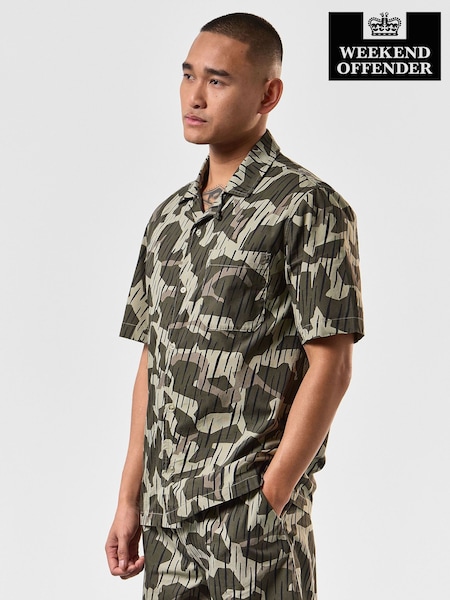 Weekend Offender Mens Green Castle Rain Camo Monuriki Camo Shirt (N97740) | €38