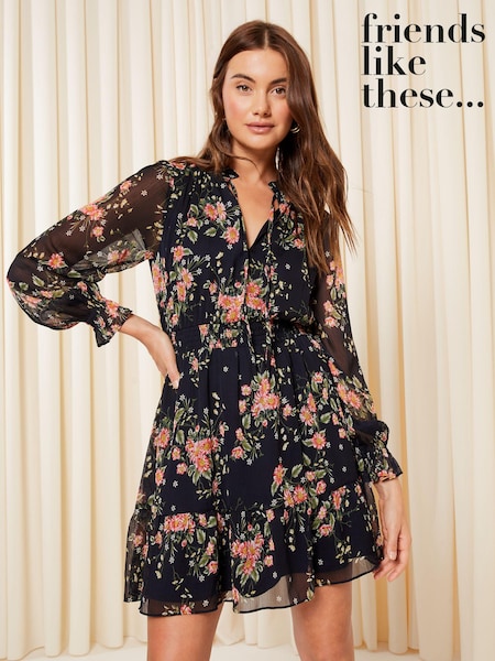 Blumenmuster, Marineblau - Friends Like These Chiffon Tie Neck Ruffle Hem Mini Dress (Q11261) | 17 €
