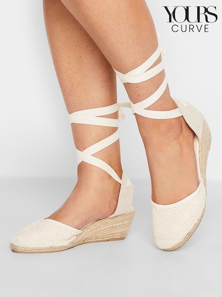 Weiß - Yours Curve Extra-Wide Fit Closed Toe Espadrille Crochet (Q36776) | 12 €