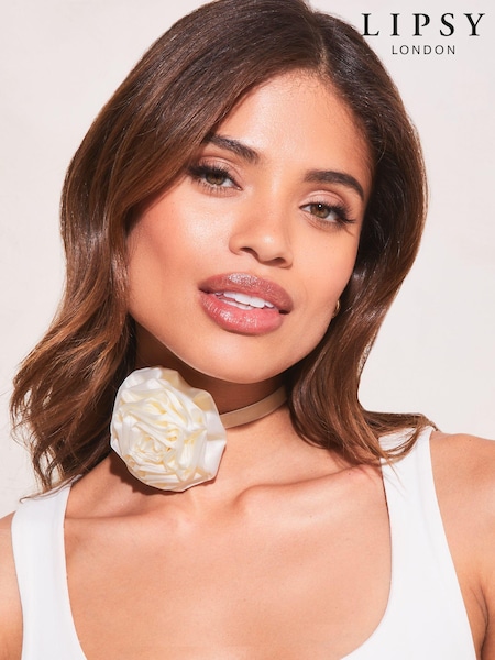 Белый - Lipsy Satin Flower Corsage Choker Necklace (Q40581) | €5