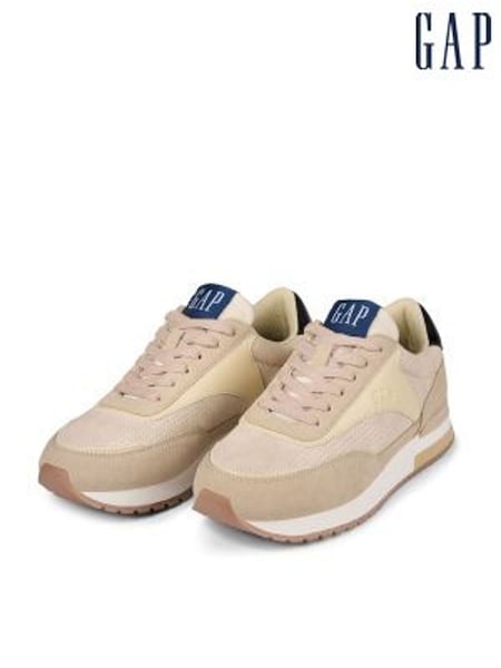 Gap Beige New York Low Top Trainers (Q43483) | €93