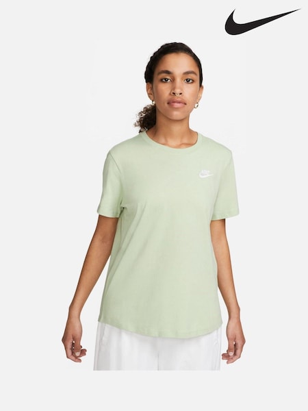 Nike Green Sportswear Club Essentials 100% Cotton T-Shirt (Q43796) | €19