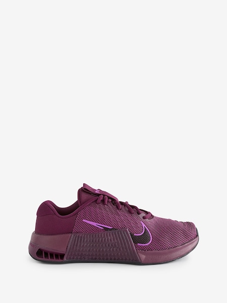Nike Burgundy Red Metcon 9 Training Trainers (Q43879) | €82