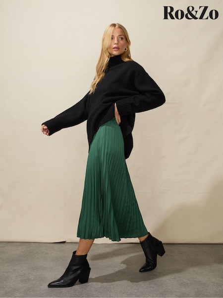 Ro&Zo Green Pleated Satin Skirt (Q44657) | 68 €