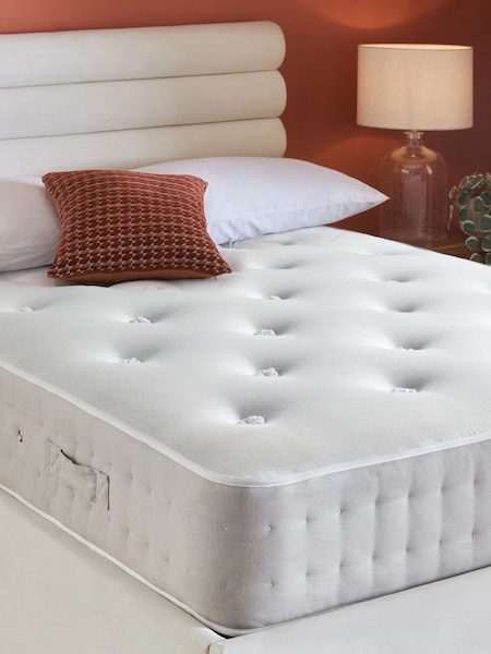 1000 Pocket Sprung British Wool Lavish Medium Mattress (Q53691) | €610 - €875