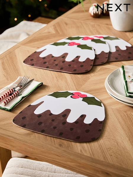 Set Of 4 Christmas Pudding Shaped Placemats (Q66072) | €11