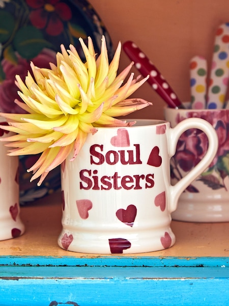 Emma Bridgewater Cream Pink Hearts Soul Sisters 1/2 Pint Mug (Q68091) | €34