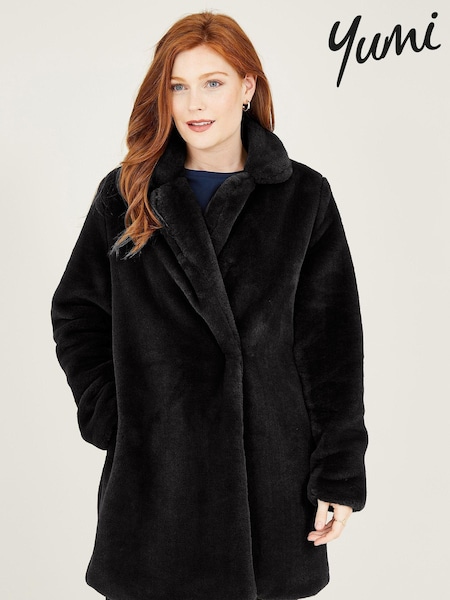 Musta - Yumi tekoturkista (Q70697) | €118