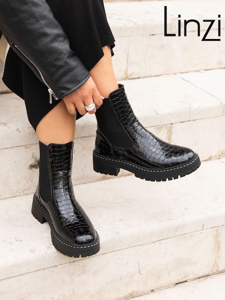 Linzi Black Andrea Soft Stud Detail Sole Chelsea Boots (Q71262) | R$ 395