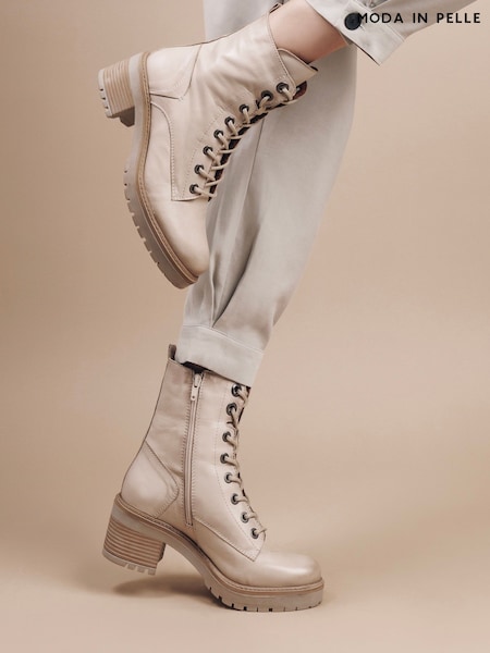 Moda in Pelle Bellzie Lace Up Leather Ankle Boots (Q75263) | ₪699