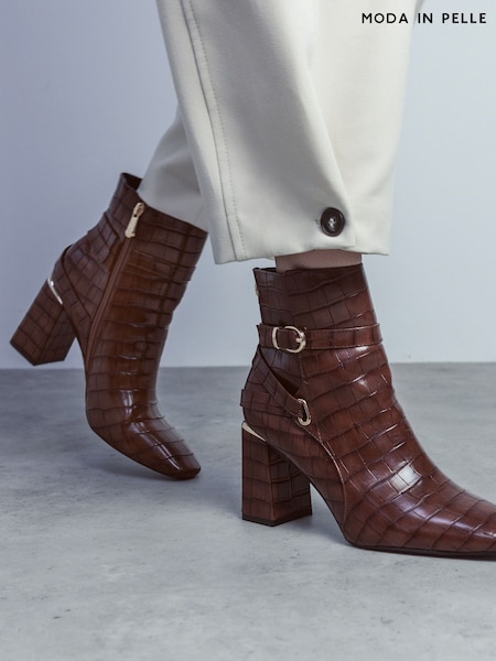 Moda in Pelle Kamina Flare Block Heel Sq Toe Wrap Buckle Trim Ankle Boots (Q75432) | €79
