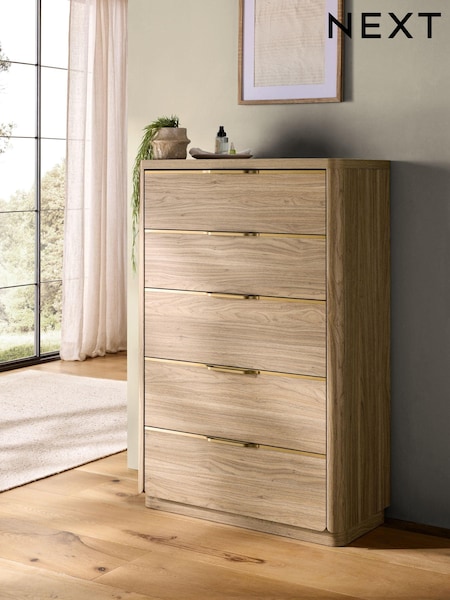 Mid Natural Arlo Oak Effect 5 Drawer Chest of Drawers (Q78698) | €610