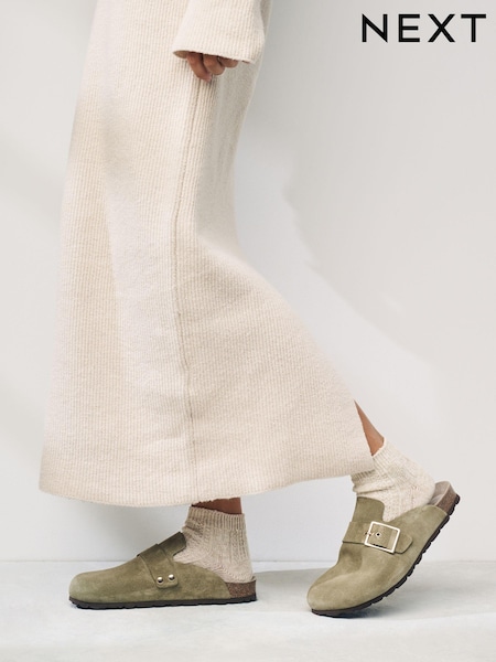 Kaki zelena - Forever Comfort® Suede Footbed Clogs (Q78916) | € 21