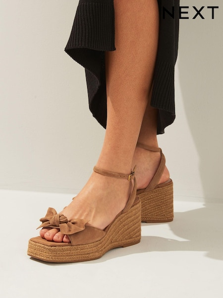 Tan Brown Forever Comfort® Leather Bow Wedges (Q80415) | € 31