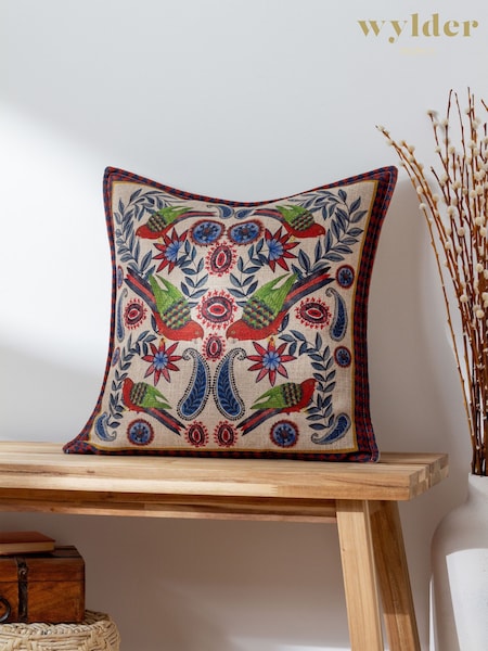 Wylder Natural Akamba Mirrored Parrots Tropical Polyester Filled Cushion (Q83862) | R$ 315