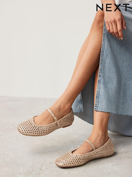 zlata (barva); zlato - Forever Comfort® Leather Weave Mary Jane Shoes (Q89172) | € 25