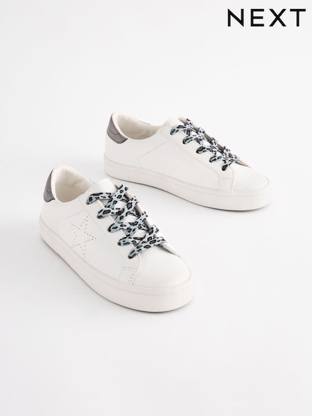Bela - Lace Up Lowtop Trainers (Q96187) | € 17 - € 23