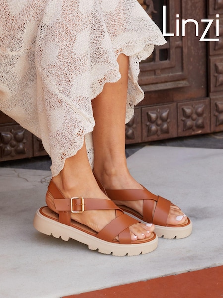 Linzi Brown Blake Chunky Sandals With Crossover Front Straps (Q98627) | €43
