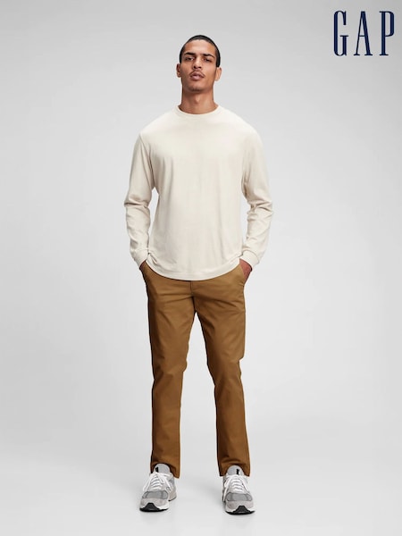 Коричневый - Зауженный крой - Gap Stretch Essential Chino Trousers (R97159) | €53
