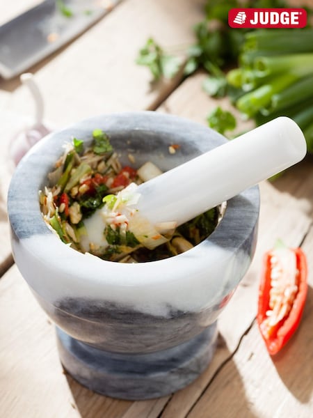 Judge Marble White Pestle & Mortar (T20363) | € 30