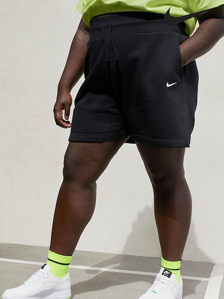 Nike Black Curve High-Waisted Shorts (T22904) | €25