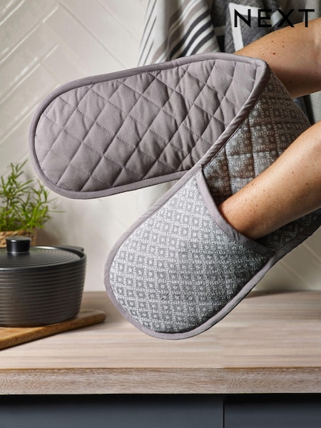 Grey/White Geo Kitchen Oven Gloves (T25897) | 59 QAR